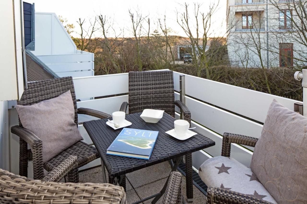 Carlotta S Beachroom List Exterior photo